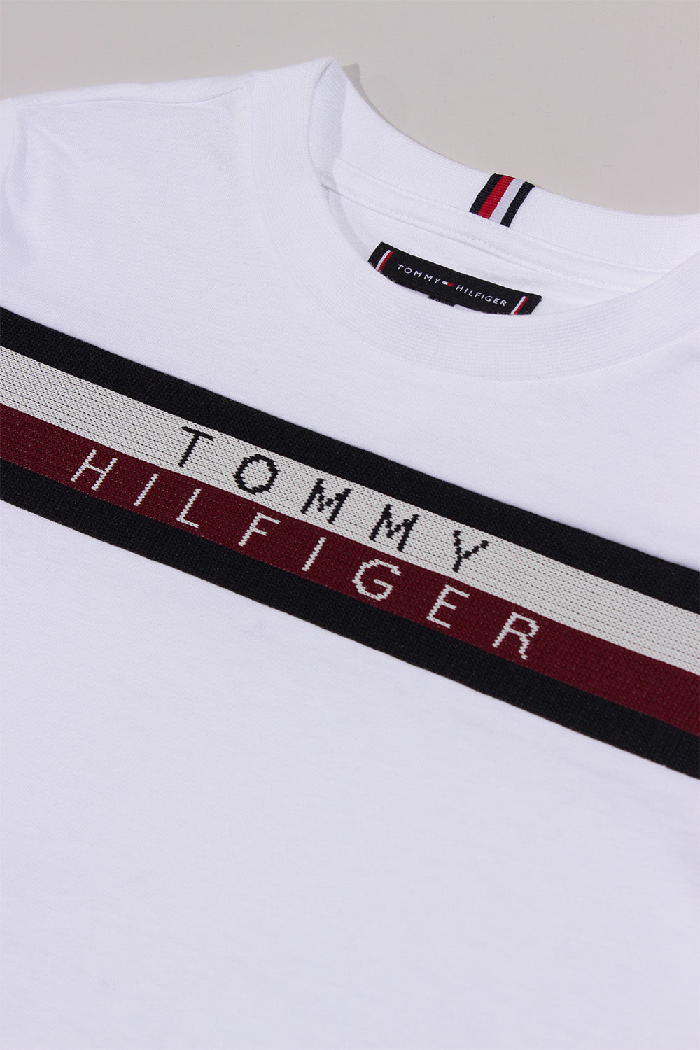TOMMY HILFIGER T-SHIRT